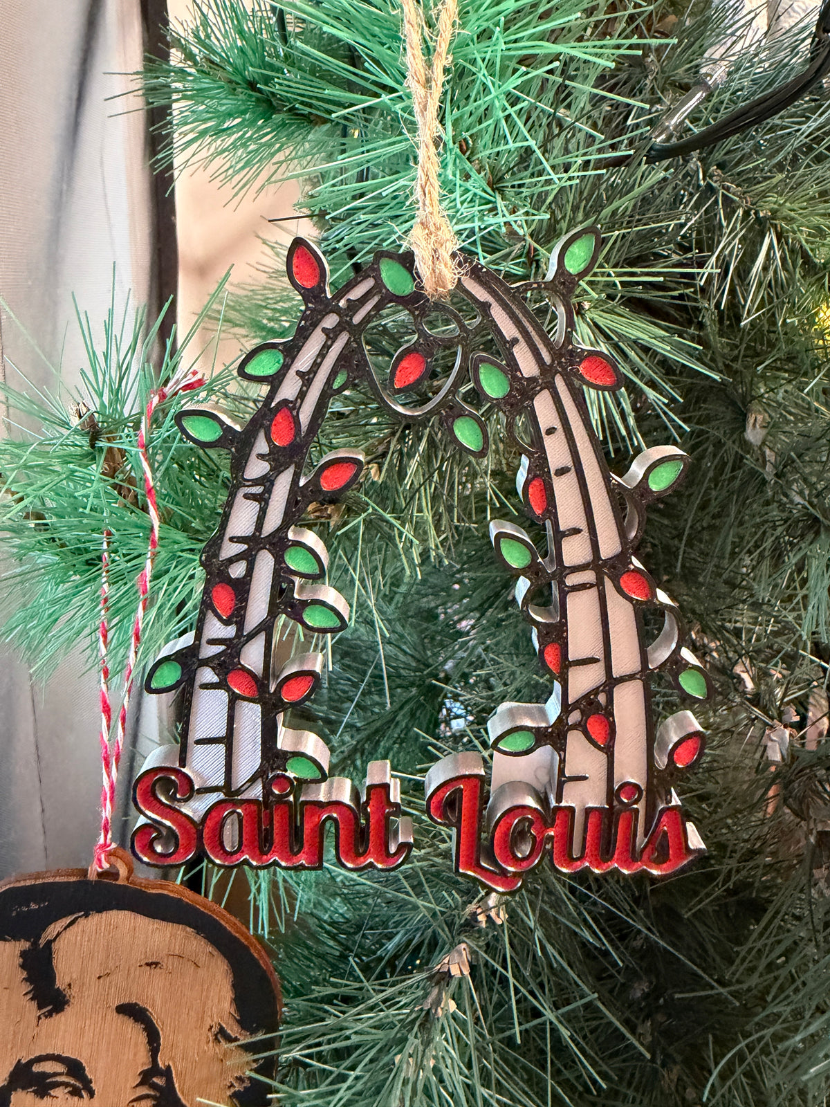 Festive Arch Ornament